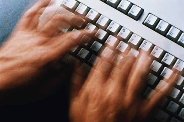 Cómo las personas mayores estimulan su cerebro gracias a las nuevas tecnologías